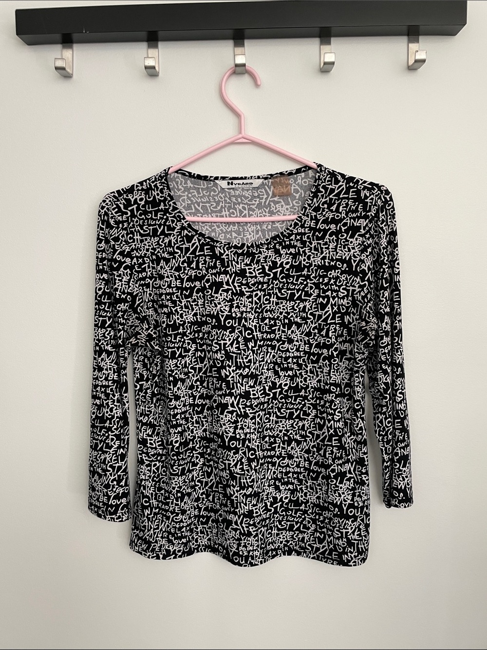 Nygard Collection Word Graphic Top Size Small